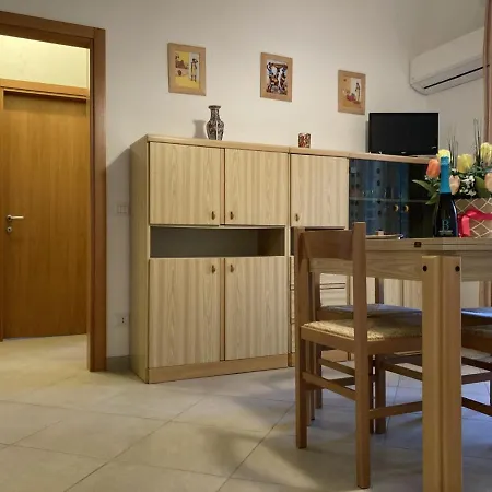 Giovanna Immersi Nel Villa *